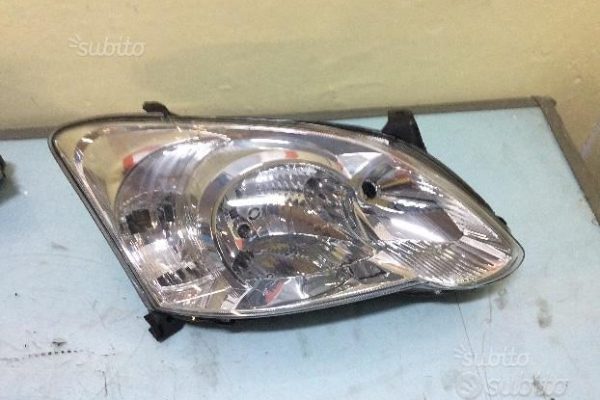 Faro Anteriore dx Toyota Corolla 2004