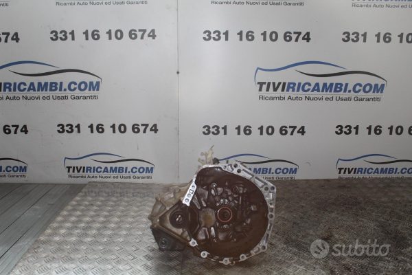 Cambio Toyota Yaris 1.0 Benzina rif. 326480738